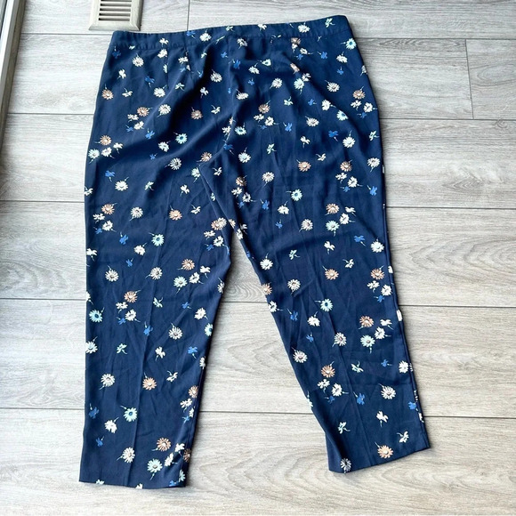 Michel Studio Allover Floral Print Pleated Front  Pants - Picture 10 of 11